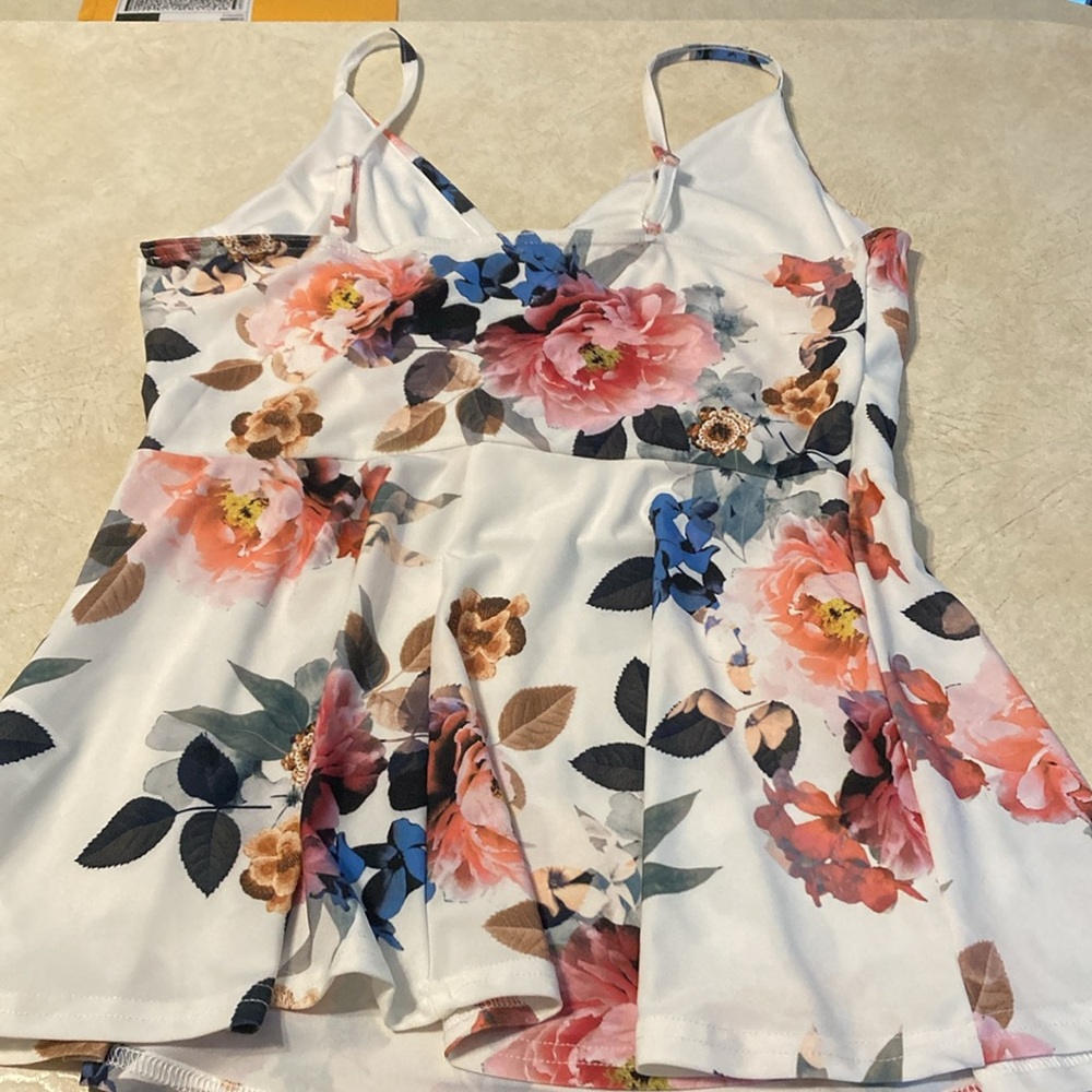 Venus floral dressy cami - Picture 4 of 5
